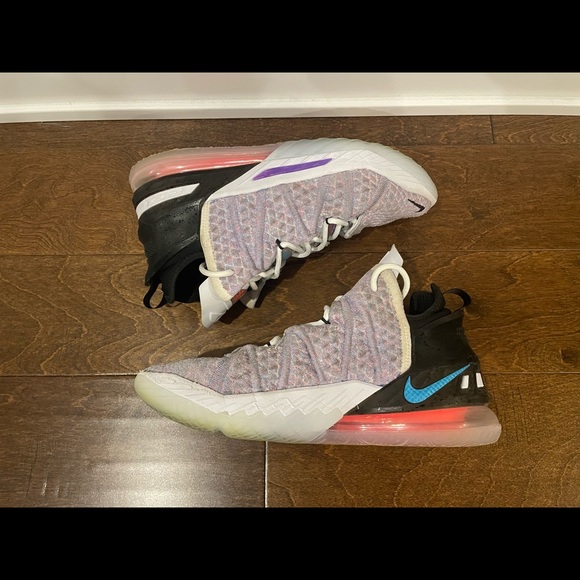 *SOLD EBAY* ๐ Nike Lebron 18 Graffiti Blue Muti-Color (CQ9283-900) Size 8.5 - Picture 3 of 5